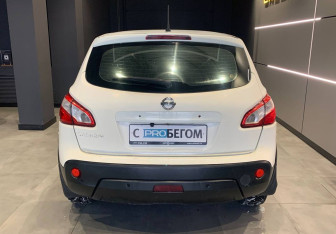 Подержанный автомобиль Nissan Qashqai 2011 года (6 фото)