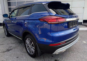 Подержанный автомобиль Geely Atlas Pro 2021 года (4 фото)