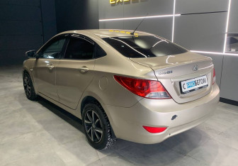 Подержанный автомобиль Hyundai Solaris Sedan 2011 года (5 фото)