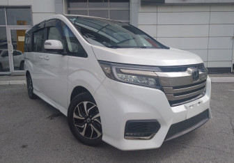 Подержанный автомобиль Honda Stepwgn 2021 года (6 фото)
