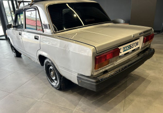 Подержанный автомобиль LADA (ВАЗ) 2107 2011 года (10 фото)