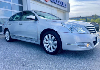 Подержанный автомобиль Nissan Teana 2011 года (3 фото)