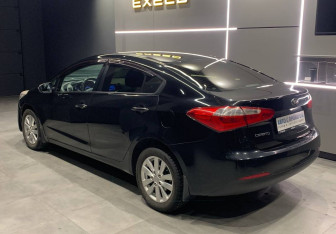 Подержанный автомобиль Kia Cerato Sedan 2013 года (5 фото)