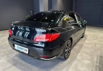 Подержанный автомобиль Peugeot 408 2012 года (6 фото)