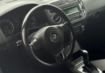 Подержанный автомобиль Volkswagen Tiguan 2012 года (8 фото)