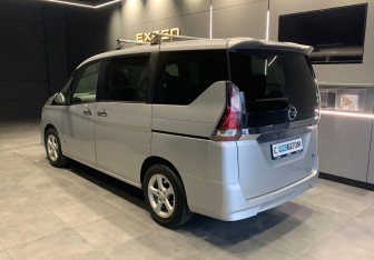 Подержанный автомобиль Nissan Serena Minivan 2017 года (5 фото)