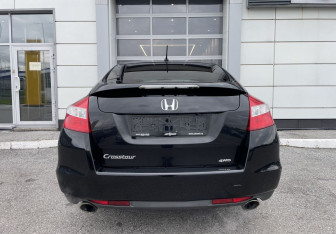 Подержанный автомобиль Honda Crosstour 2012 года (7 фото)