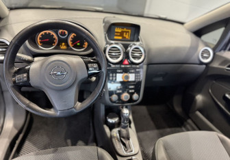 Подержанный автомобиль Opel Corsa 2008 года (9 фото)