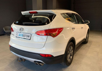 Подержанный автомобиль Hyundai Santa Fe 2014 года (7 фото)