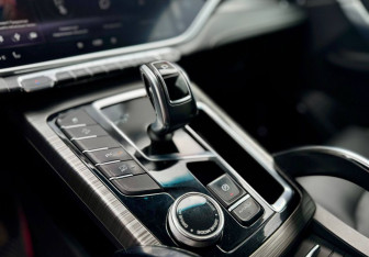 Подержанный автомобиль Geely Atlas Pro 2022 года (11 фото)