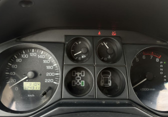 Подержанный автомобиль Mitsubishi Pajero 2003 года (13 фото)