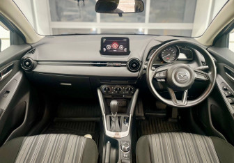 Подержанный автомобиль Mazda 2 Hatchback 2020 года (10 фото)