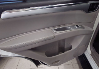 Подержанный автомобиль Mitsubishi Pajero Sport 2013 года (18 фото)