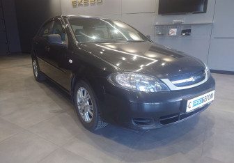 Подержанный автомобиль Chevrolet Lacetti Hatchback 2012 года (4 фото)