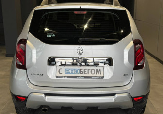 Подержанный автомобиль Renault Duster 2017 года (6 фото)