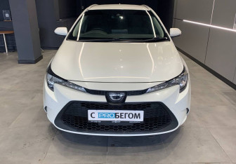 Подержанный автомобиль Toyota Corolla Wagon 2019 года (3 фото)