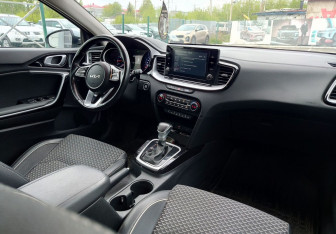 Подержанный автомобиль Kia Ceed Wagon 2021 года (16 фото)