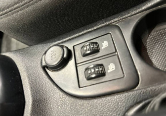 Подержанный автомобиль Peugeot 408 2012 года (10 фото)