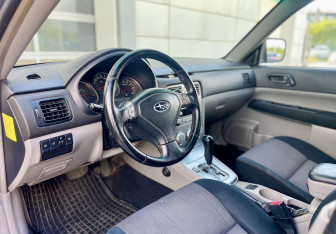 Подержанный автомобиль Subaru Forester Suv 2007 года (15 фото)