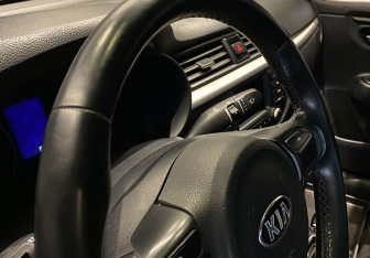 Подержанный автомобиль Kia Rio Sedan 2018 года (11 фото)