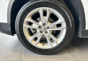 Подержанный автомобиль Brilliance V5 2014 года (11 фото)