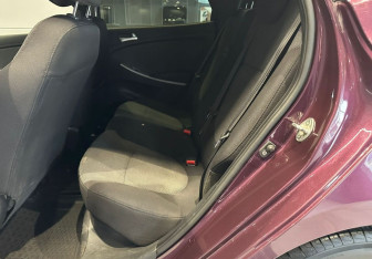 Подержанный автомобиль Hyundai Solaris Sedan 2012 года (7 фото)