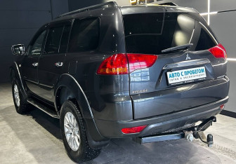 Подержанный автомобиль Mitsubishi Pajero Sport 2012 года (6 фото)