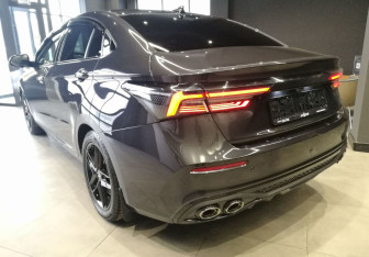 Подержанный автомобиль Omoda S5 GT 2023 года (4 фото)