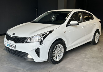 Подержанный автомобиль Kia Rio Sedan 2020 года (2 фото)
