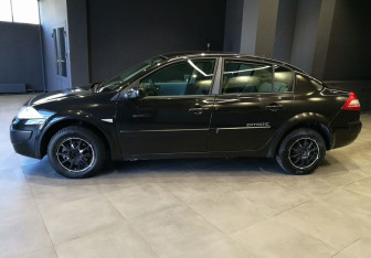 Подержанный автомобиль Renault Megane Sedan 2008 года (3 фото)