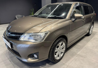 Подержанный автомобиль Toyota Corolla Wagon 2013 года (2 фото)