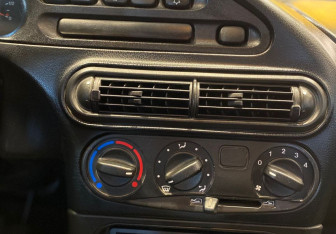 Подержанный автомобиль Chevrolet Niva 2013 года (10 фото)