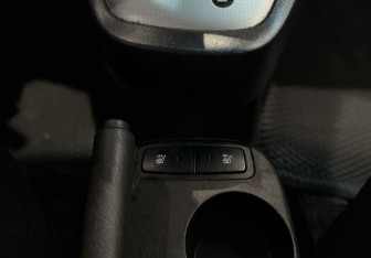 Подержанный автомобиль Hyundai Tucson 2006 года (15 фото)