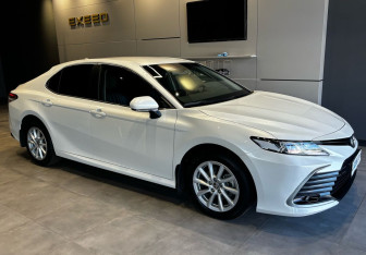 Подержанный автомобиль Toyota Camry Sedan 2021 года (2 фото)
