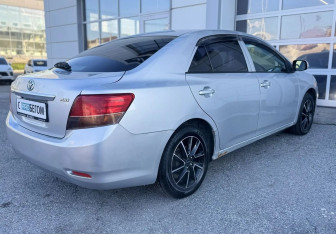 Подержанный автомобиль Toyota Allion 2008 года (7 фото)