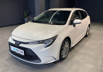 Подержанный автомобиль Toyota Corolla Wagon 2019 года (4 фото)
