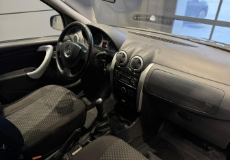 Подержанный автомобиль LADA (ВАЗ) Largus Wagon 2013 года (9 фото)