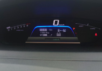 Подержанный автомобиль Honda Freed 2014 года (15 фото)