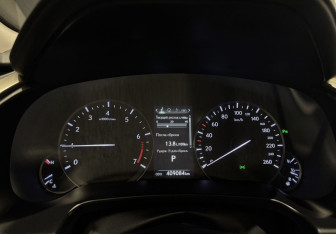 Подержанный автомобиль Lexus RX 2018 года (15 фото)