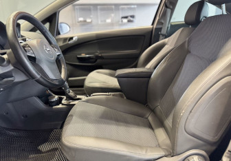 Подержанный автомобиль Opel Corsa 2008 года (10 фото)
