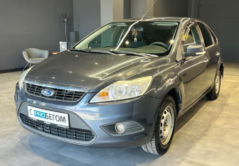 Подержанный автомобиль Ford Focus Hatchback 2010 года (2 фото)