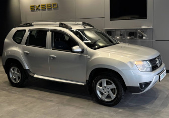 Подержанный автомобиль Renault Duster 2017 года (2 фото)