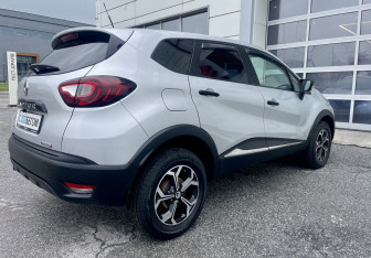 Подержанный автомобиль Renault Kaptur 2017 года (11 фото)