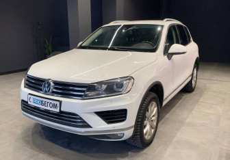 Подержанный автомобиль Volkswagen Touareg 2015 года (5 фото)