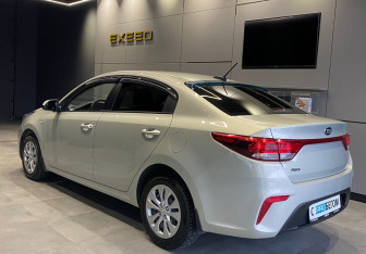 Подержанный автомобиль Kia Rio Sedan 2018 года (5 фото)