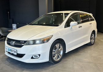 Подержанный автомобиль Honda Stream 2009 года (2 фото)