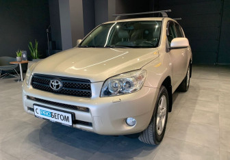Подержанный автомобиль Toyota RAV4 2006 года (4 фото)