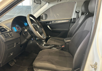 Подержанный автомобиль Brilliance V5 2014 года (9 фото)