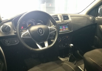 Подержанный автомобиль Renault Logan Sedan 2019 года (12 фото)