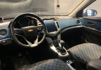 Подержанный автомобиль Chevrolet Cruze Sedan 2012 года (11 фото)